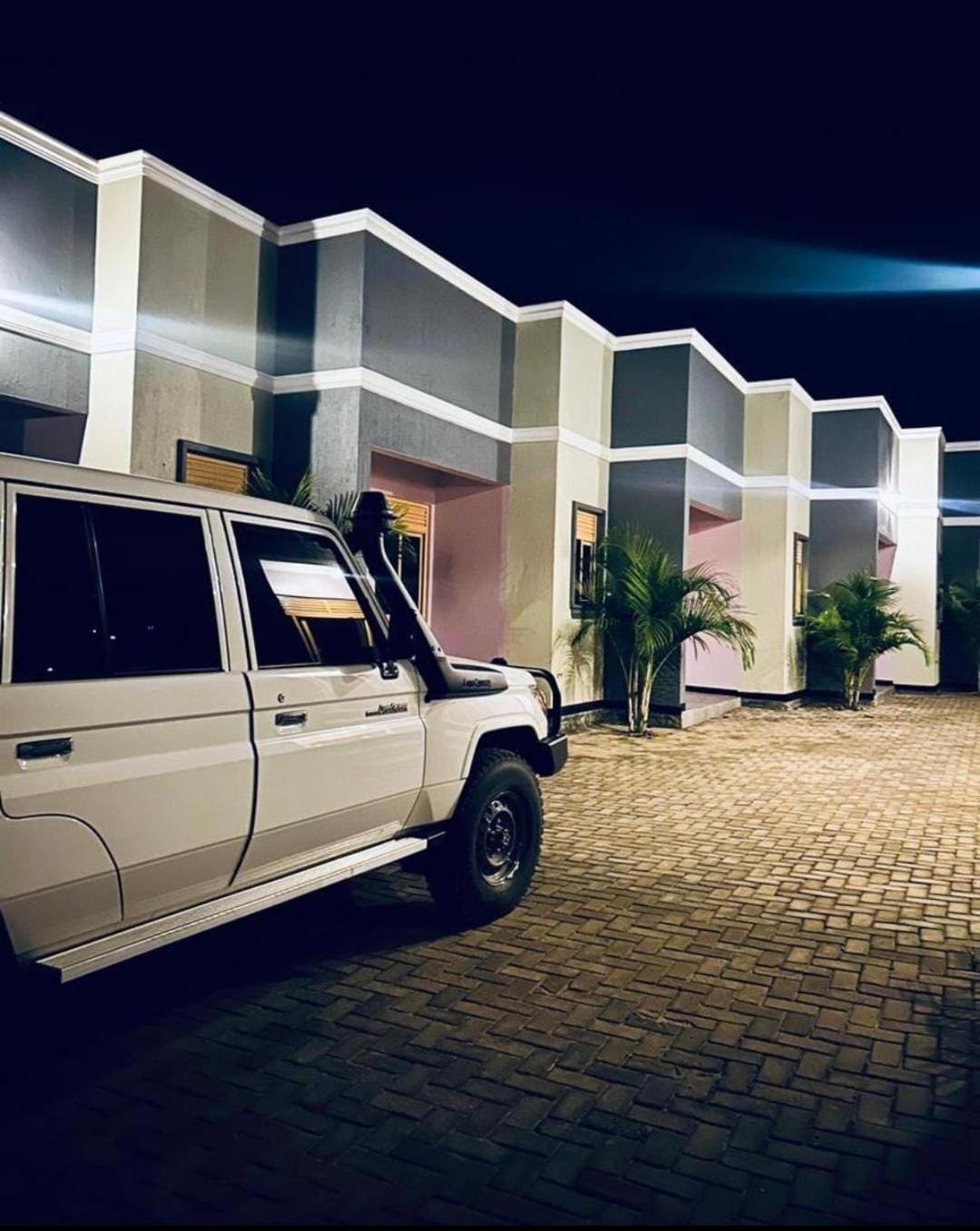 Onyx Motel And Suites Mbarara Exterior photo